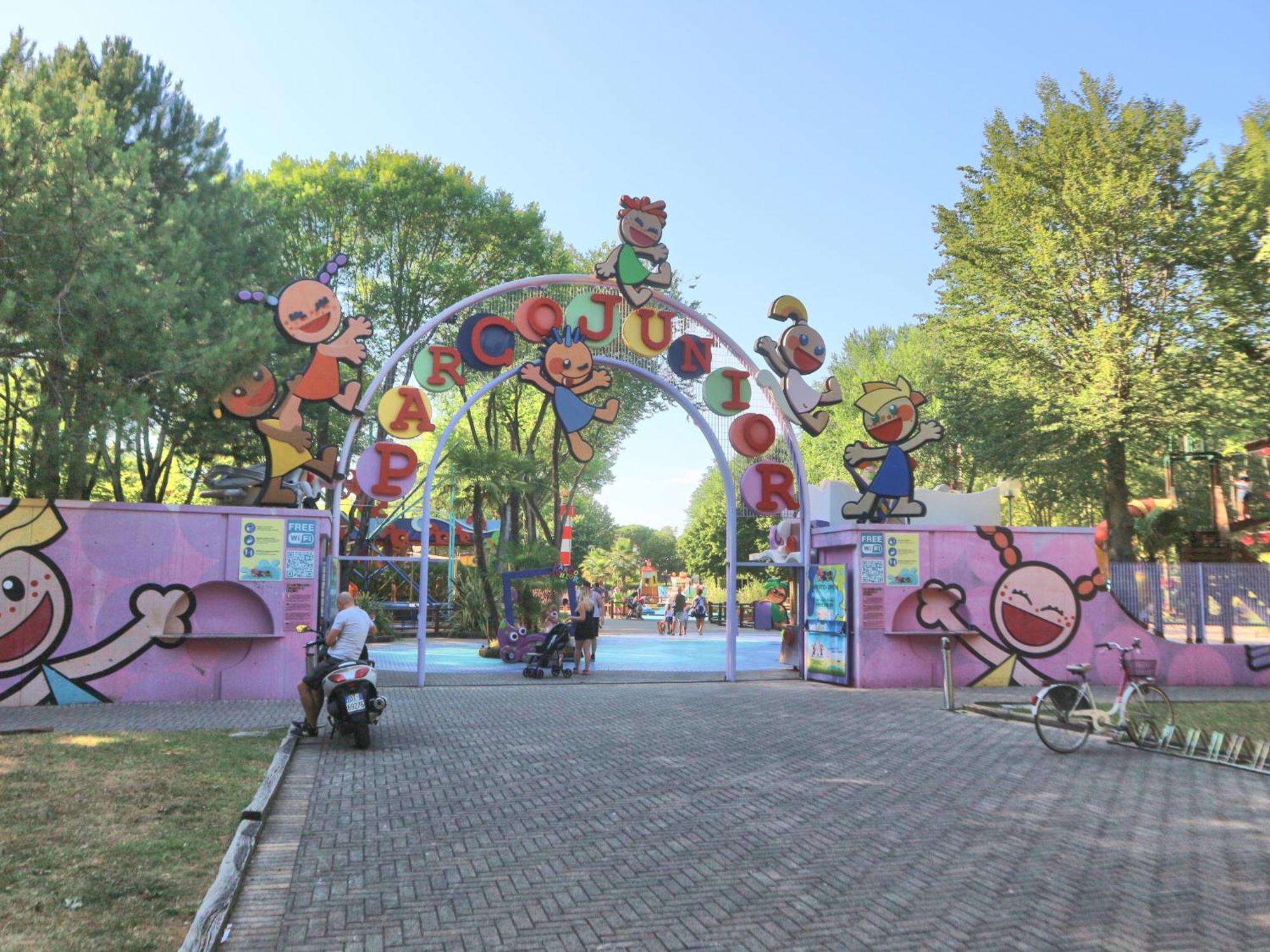 Apartament Stiria Lignano Sabbiadoro Zewnętrze zdjęcie